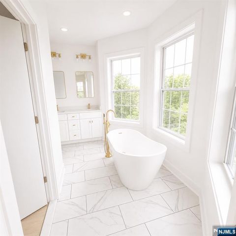 7 Davon Lane, Hamburg, NJ 07419