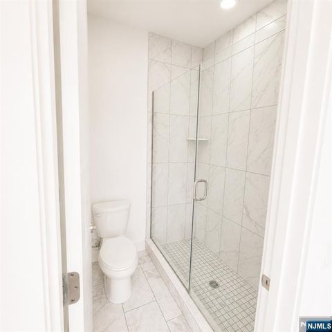 7 Davon Lane, Hamburg, NJ 07419
