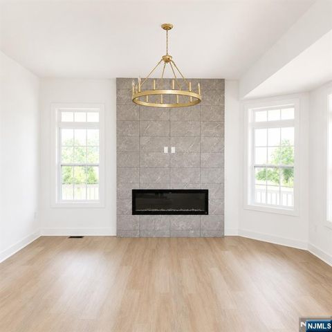 7 Davon Lane, Hamburg, NJ 07419