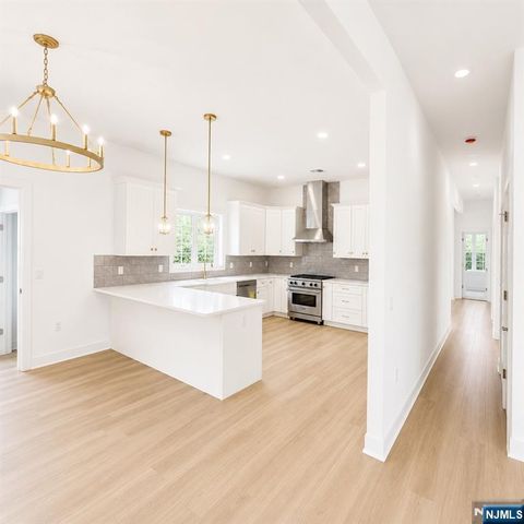 7 Davon Lane, Hamburg, NJ 07419