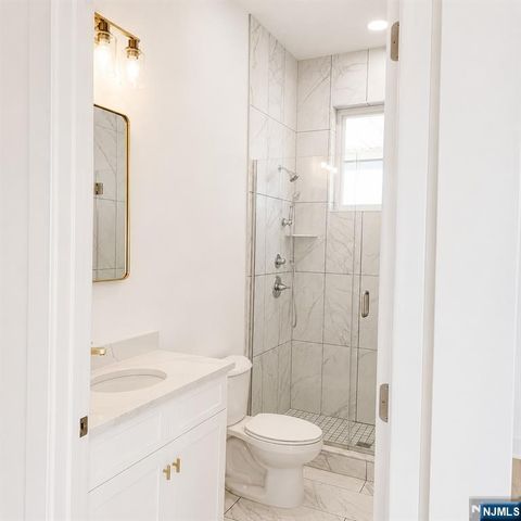 7 Davon Lane, Hamburg, NJ 07419