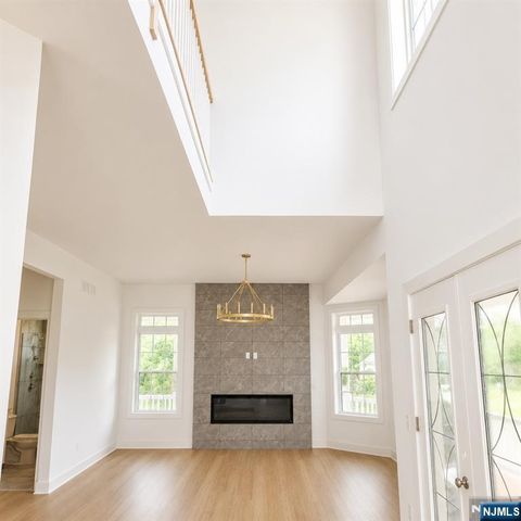 7 Davon Lane, Hamburg, NJ 07419