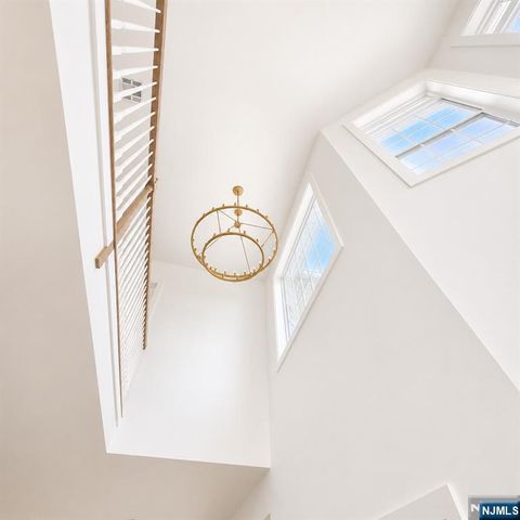 7 Davon Lane, Hamburg, NJ 07419