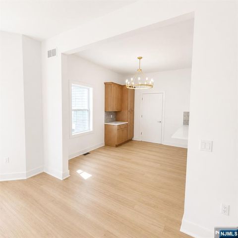 7 Davon Lane, Hamburg, NJ 07419
