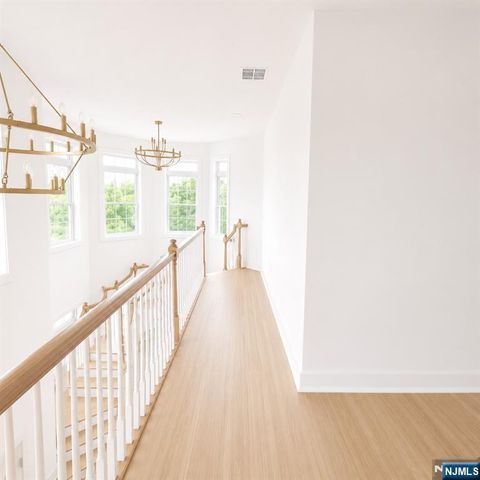 7 Davon Lane, Hamburg, NJ 07419