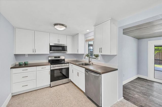 609 W PERRY STREET, Englewood, FL 34223