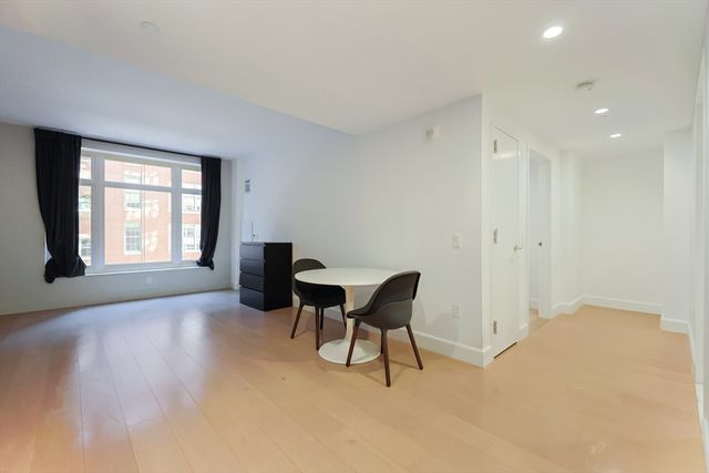 100 Lovejoy Wharf 5P, Boston, MA 02114