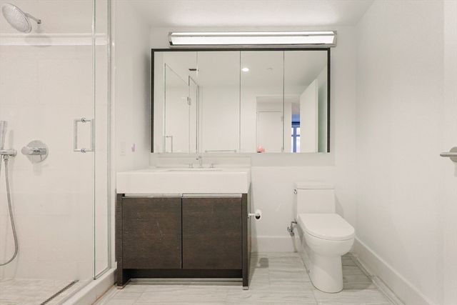 100 Lovejoy Wharf 5P, Boston, MA 02114