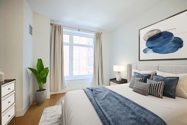 100 Lovejoy Wharf 5P, Boston, MA 02114