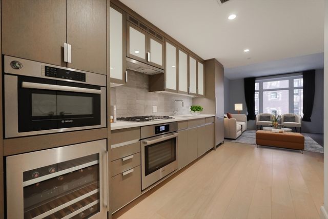 100 Lovejoy Wharf 5P, Boston, MA 02114