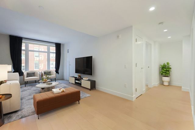100 Lovejoy Wharf 5P, Boston, MA 02114