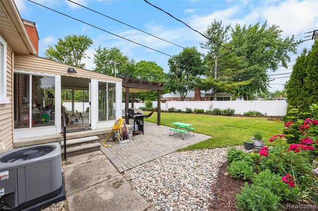30064 Bentley Street, Livonia, MI 48154