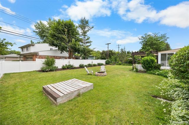 30064 Bentley Street, Livonia, MI 48154