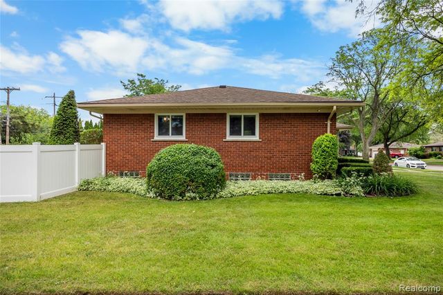 30064 Bentley Street, Livonia, MI 48154