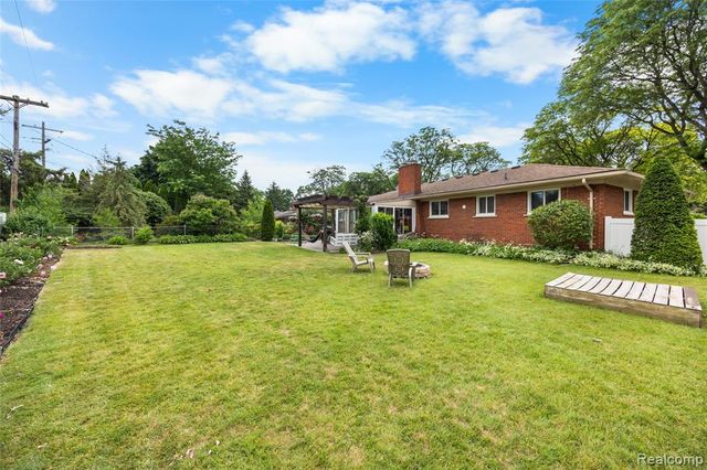 30064 Bentley Street, Livonia, MI 48154