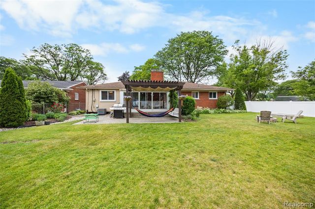 30064 Bentley Street, Livonia, MI 48154