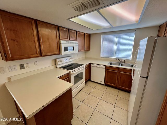 839 S WESTWOOD -- 284, Mesa, AZ 85210