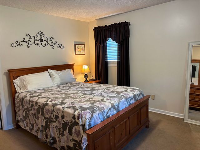 1543 N Jefferson Dr, Huntington, WV 25701