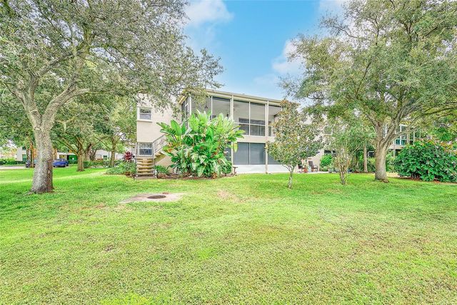 25 COUNTRY CLUB DRIVE, Largo, FL 33771