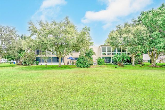25 COUNTRY CLUB DRIVE, Largo, FL 33771