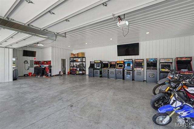 219 Fieth Road, Troy, MO 63379