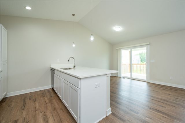 9068 Hayden Drive, West Des Moines, IA 50266