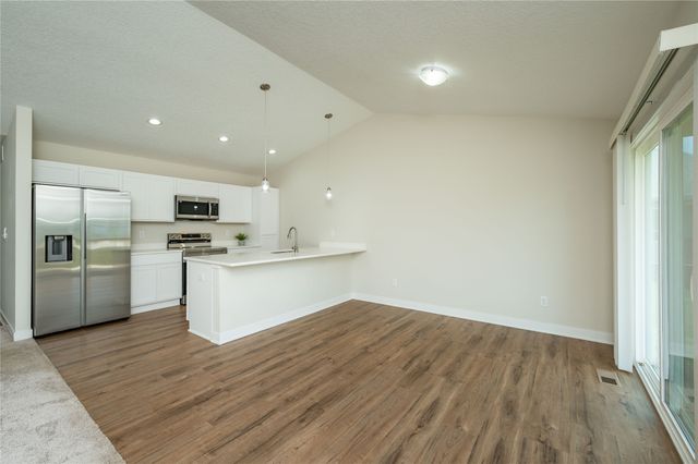 9068 Hayden Drive, West Des Moines, IA 50266