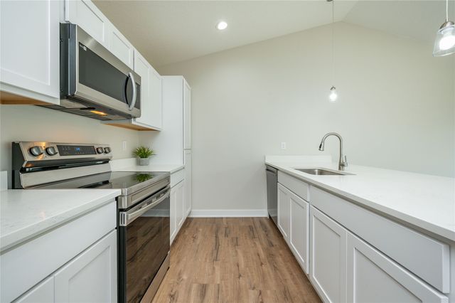 9068 Hayden Drive, West Des Moines, IA 50266