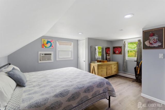 45 Kendall Drive, Sayreville, NJ 08859