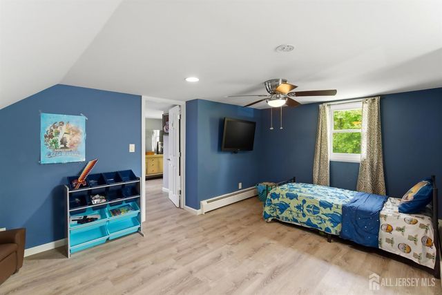45 Kendall Drive, Sayreville, NJ 08859