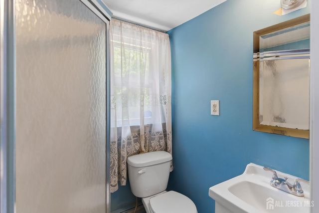 45 Kendall Drive, Sayreville, NJ 08859
