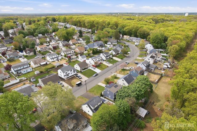 45 Kendall Drive, Sayreville, NJ 08859
