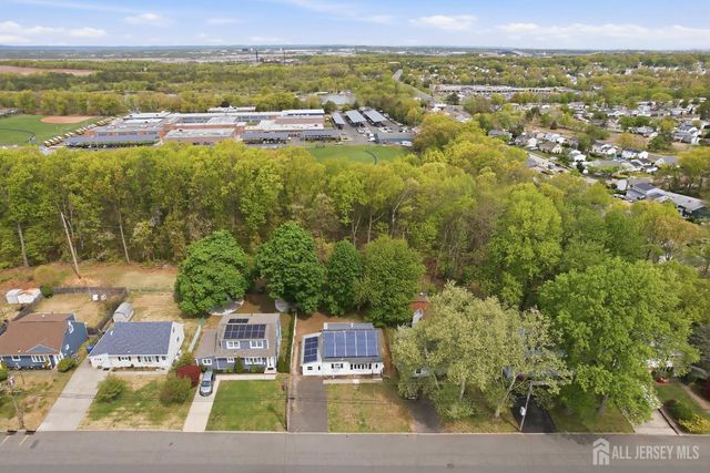 45 Kendall Drive, Sayreville, NJ 08859