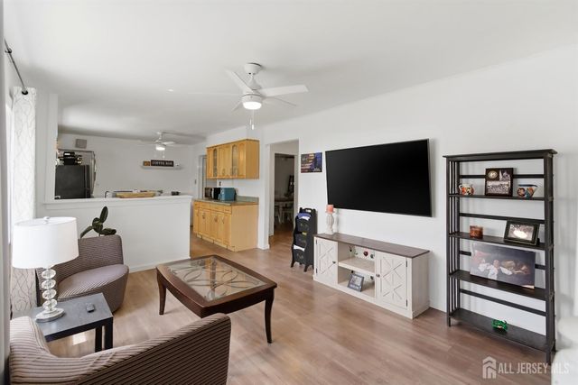 45 Kendall Drive, Sayreville, NJ 08859
