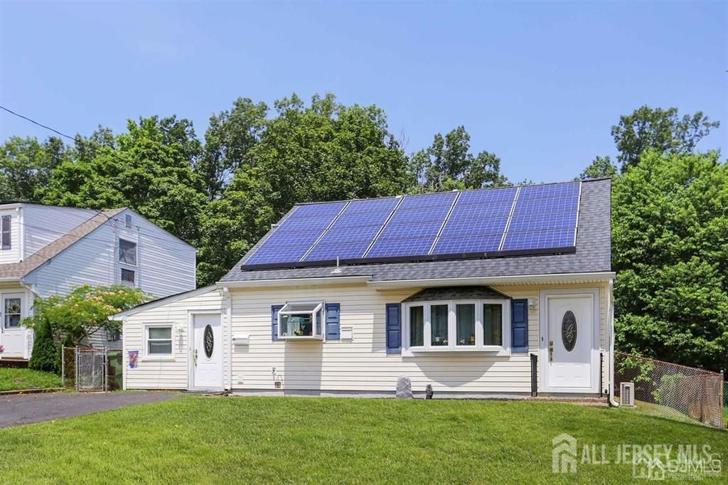45 Kendall Drive, Sayreville, NJ 08859
