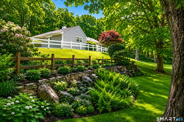 12 Walker Road, Woodbury, CT 06798