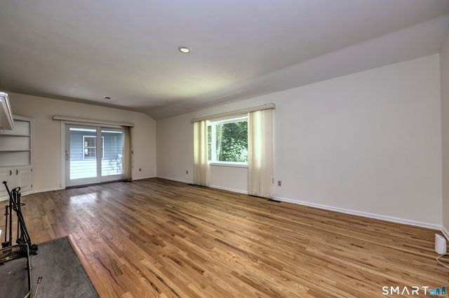 12 Walker Road, Woodbury, CT 06798