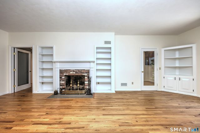 12 Walker Road, Woodbury, CT 06798