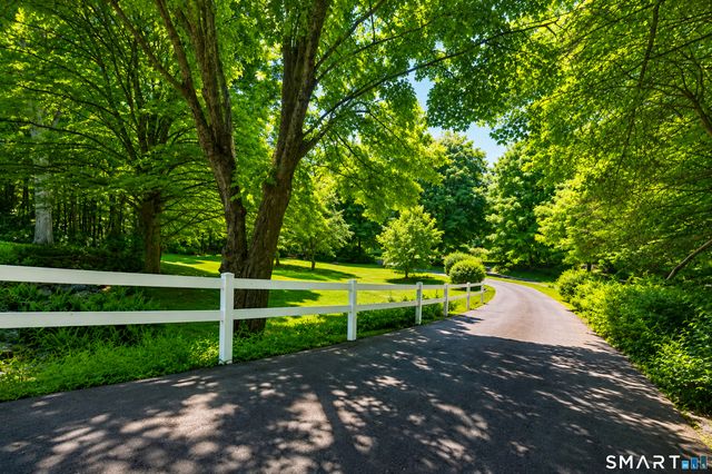 12 Walker Road, Woodbury, CT 06798