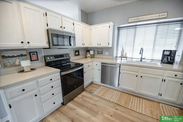 11854 Newport Avenue, Omaha, NE 68164