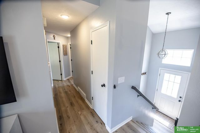 11854 Newport Avenue, Omaha, NE 68164