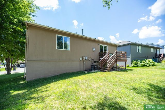 11854 Newport Avenue, Omaha, NE 68164