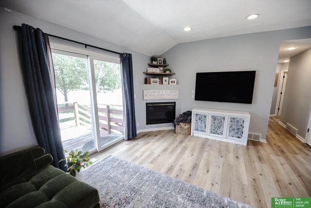 11854 Newport Avenue, Omaha, NE 68164