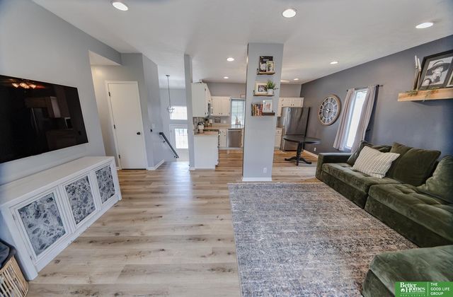 11854 Newport Avenue, Omaha, NE 68164