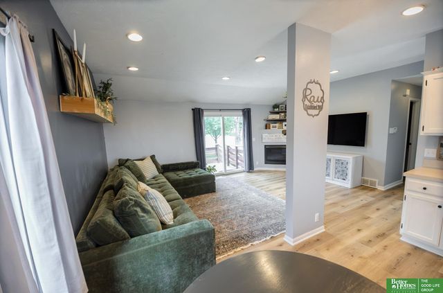 11854 Newport Avenue, Omaha, NE 68164