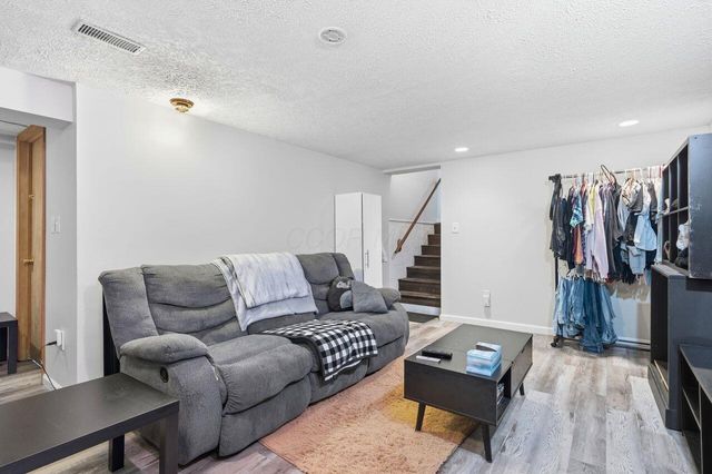 945 Matterhorn Drive, Reynoldsburg, OH 43068