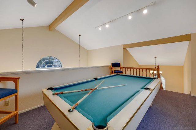 750 Breeze Hill Rd 100, Vista, CA 92081