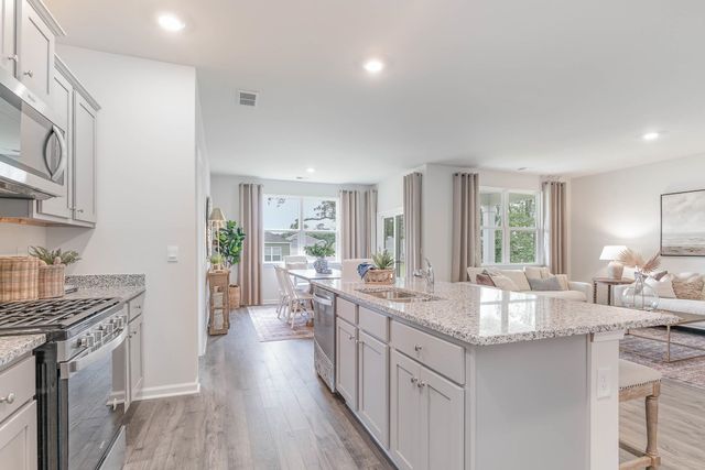 1340 Parkside Ct, Conway, SC 29527