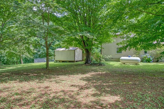 3570 Golden Mountain Rd, NE, Sparta, TN 38583