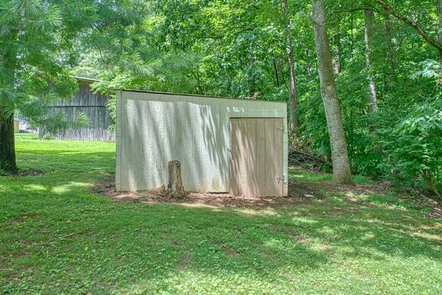 3570 Golden Mountain Rd, NE, Sparta, TN 38583